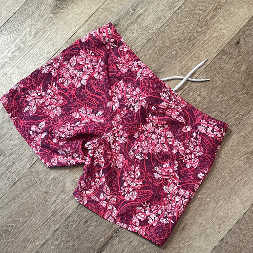Carve Designs ~ Purple/Pink/White Floral Swim Board Shorts, Size 14 - Picture 6 of 9